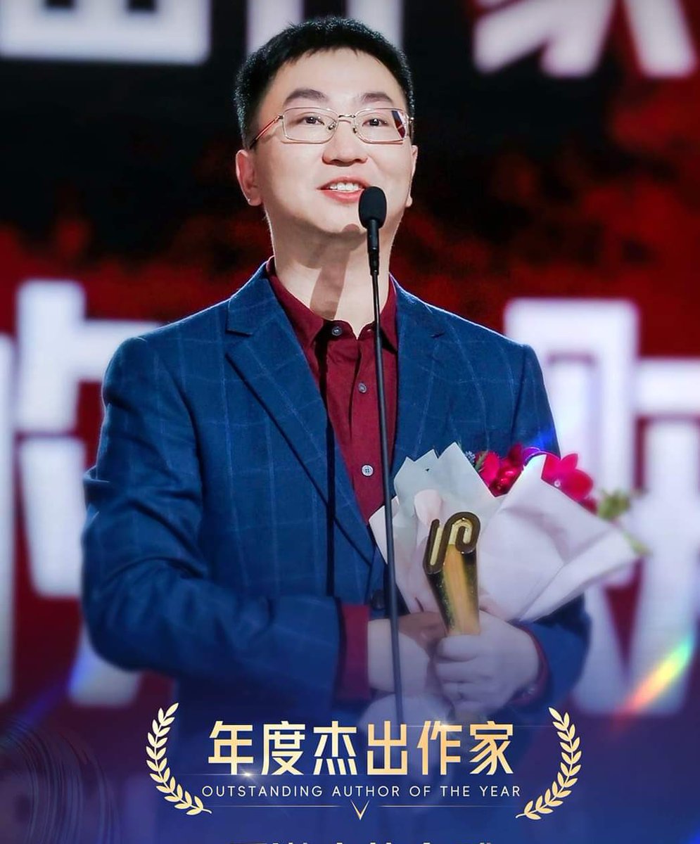 Cuttlefish That Loves Diving